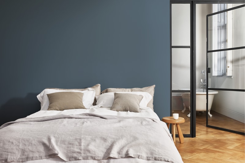 Dulux Pearlglo Solvent Based Tinted