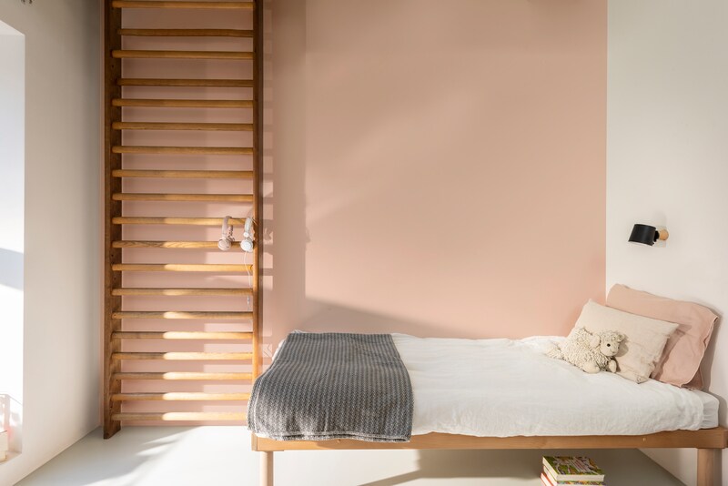 Sơn nước nội thất Maxilite Hi-Cover từ Dulux
