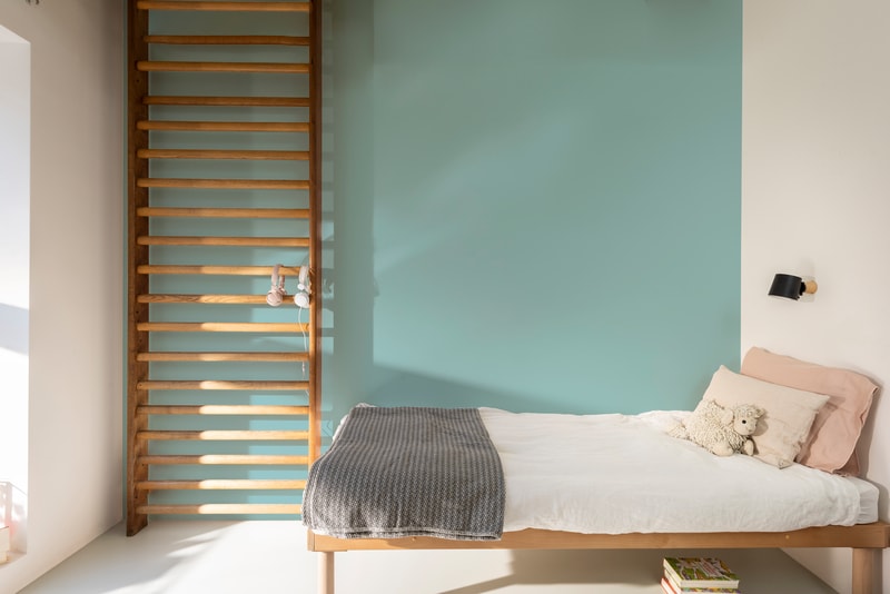 Aquastral Satin
