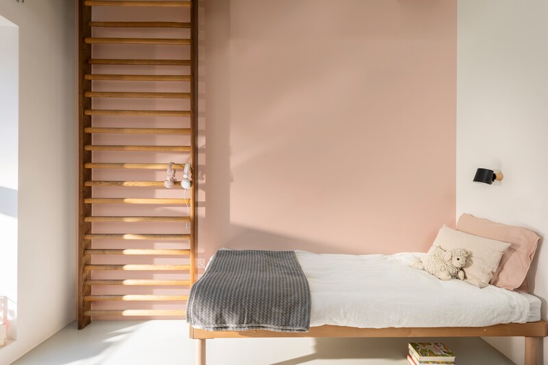 Sơn nước nội thất Maxilite Hi-Cover từ Dulux
