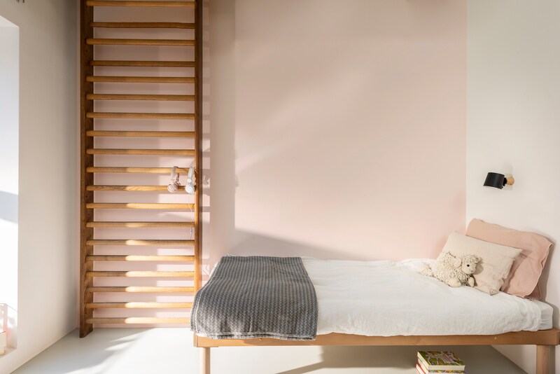 Dulux Light & Space