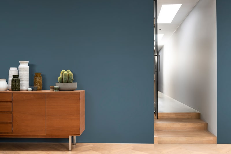 Dulux Pearlglo Solvent Based Tinted