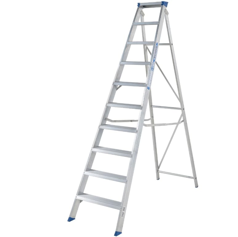 Werner 715 series MasterTrade Platform Step Ladders