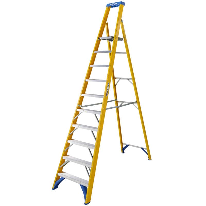 Werner Fibreglass Platform Stepladder