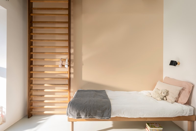 Dulux Ambiance Velvet Touch Pearl Glo