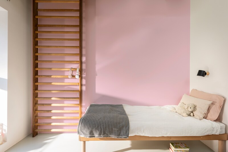 Sơn nước nội thất Maxilite Hi-Cover từ Dulux